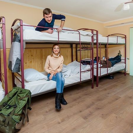 Tsentralnyi Hostel Ivano Frankivsk Bagian luar foto