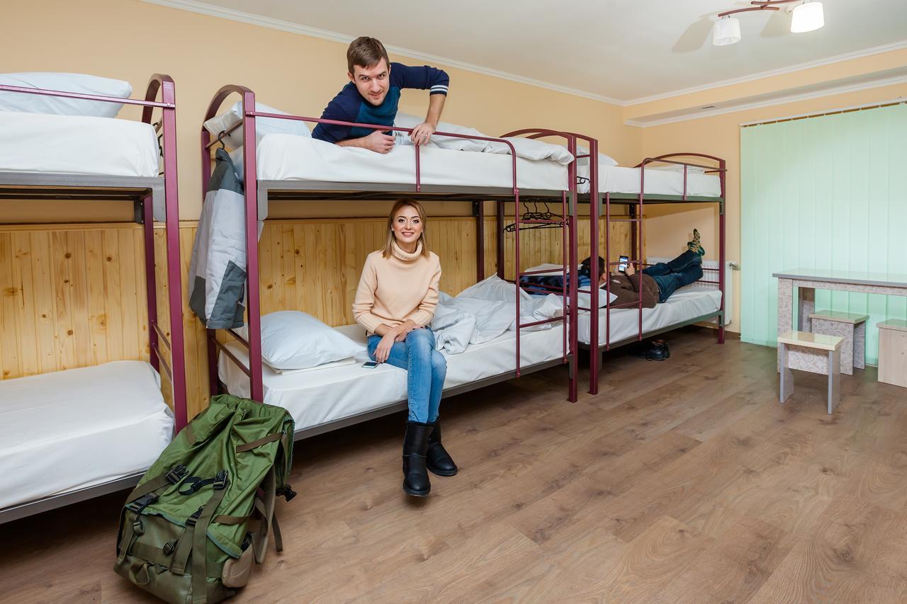 Tsentralnyi Hostel Ivano Frankivsk Bagian luar foto