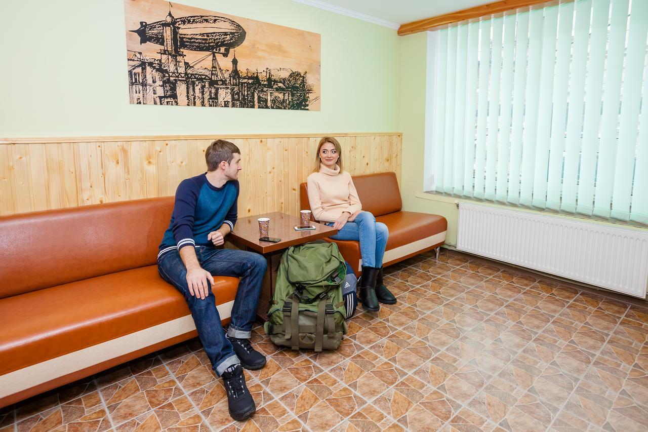 Tsentralnyi Hostel Ivano Frankivsk Bagian luar foto