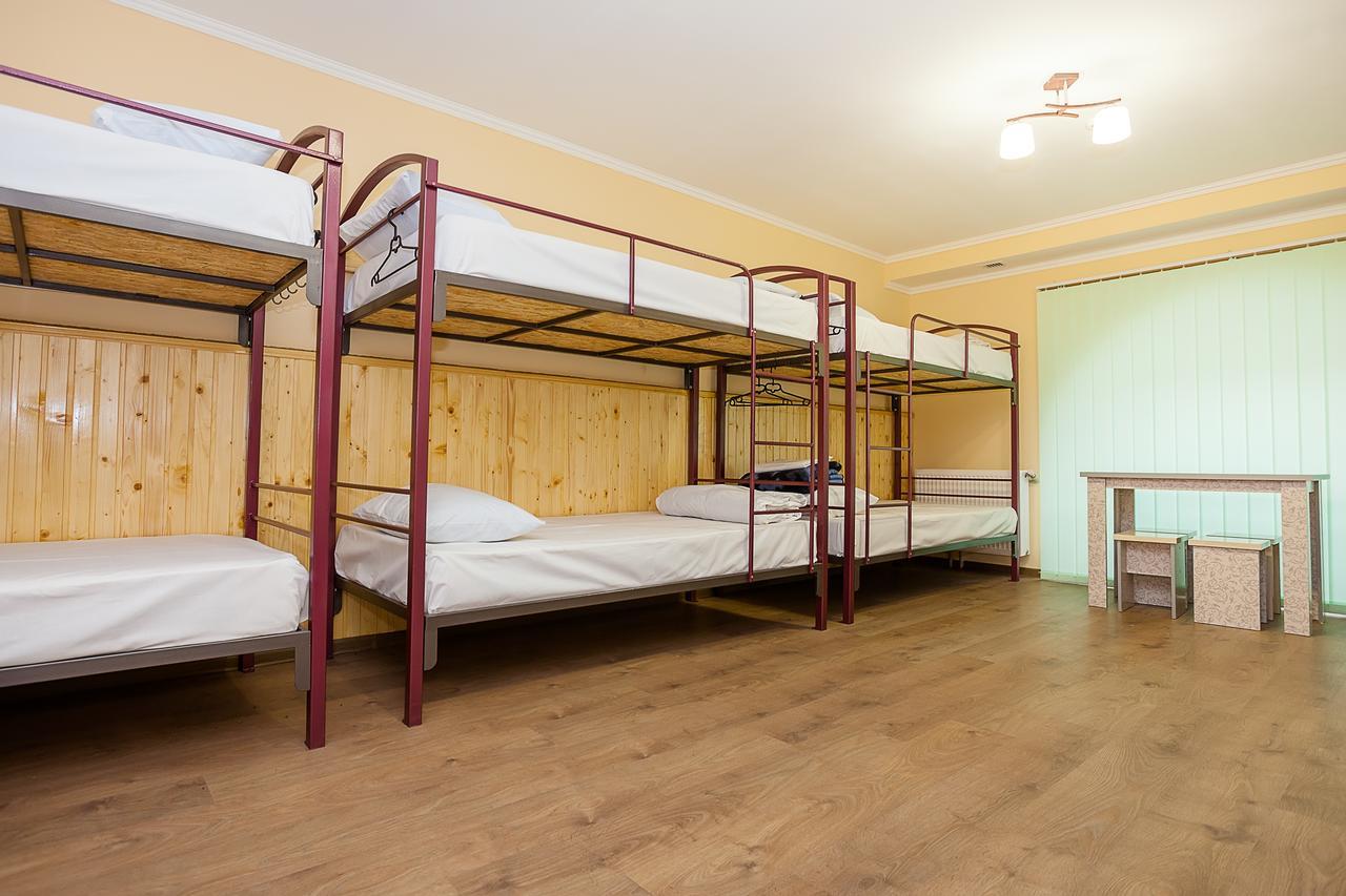 Tsentralnyi Hostel Ivano Frankivsk Ruang foto